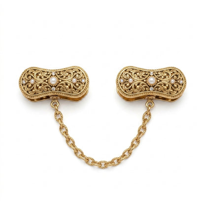MnfafBn™ Vintage Cardigan Clip for Women - Retro Gold Filigree Scarf & Shawl Clip with Pearls, Elegant Double Duck-Mouth Sweater Collar Chain Clip, Antique Fashion Accessories Gift Set with Wooden Box